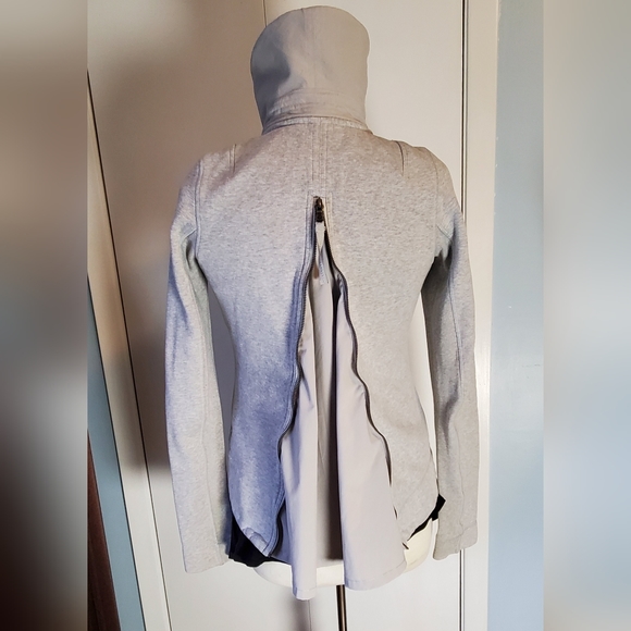 Lululemon En Route Light Heather Grey Jacket Athletic Workout Sweatshirt 4 - Picture 9 of 13